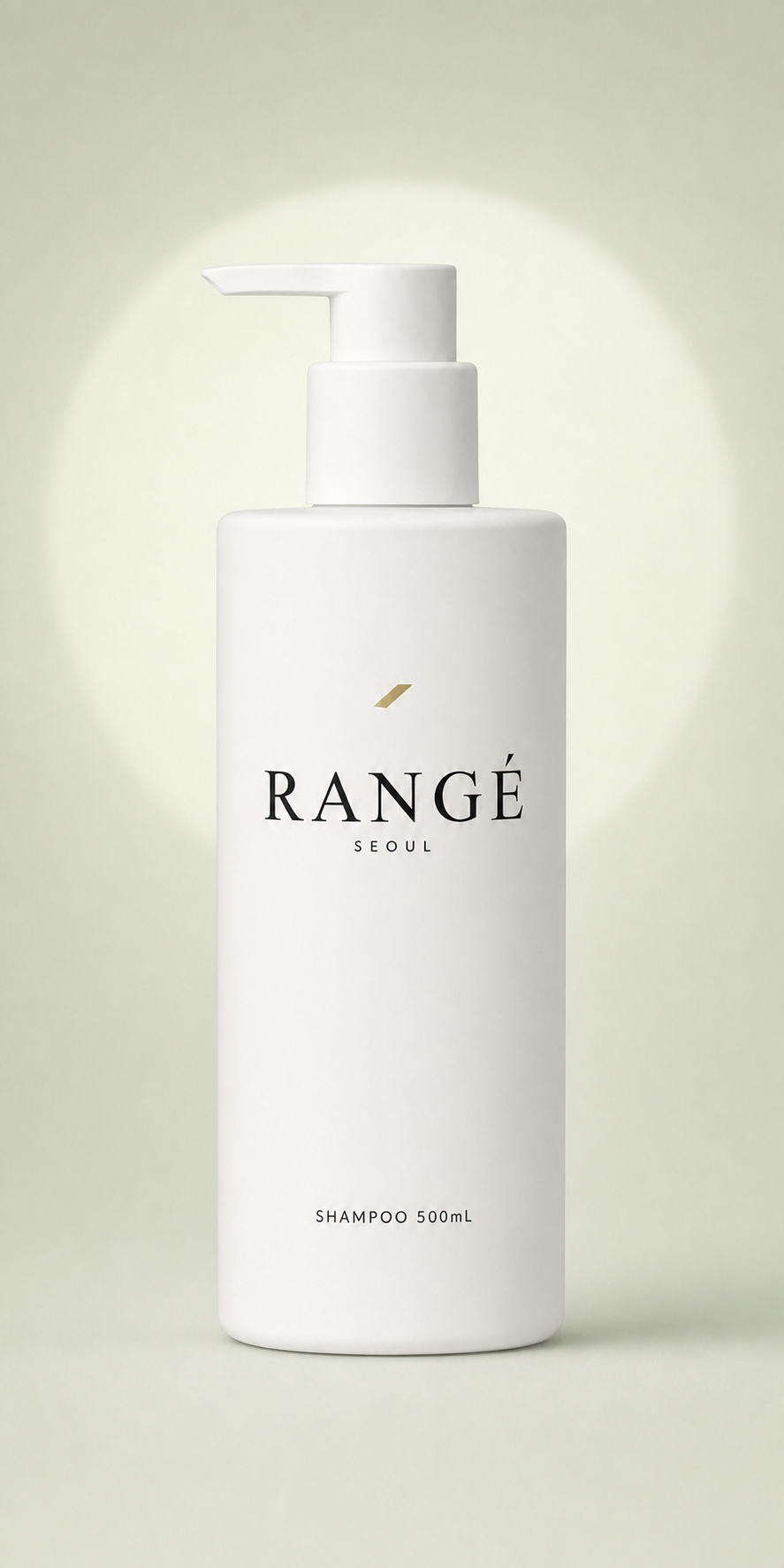 세이지 그린 배경 위 RANGÉ SEOUL 샴푸 500mL